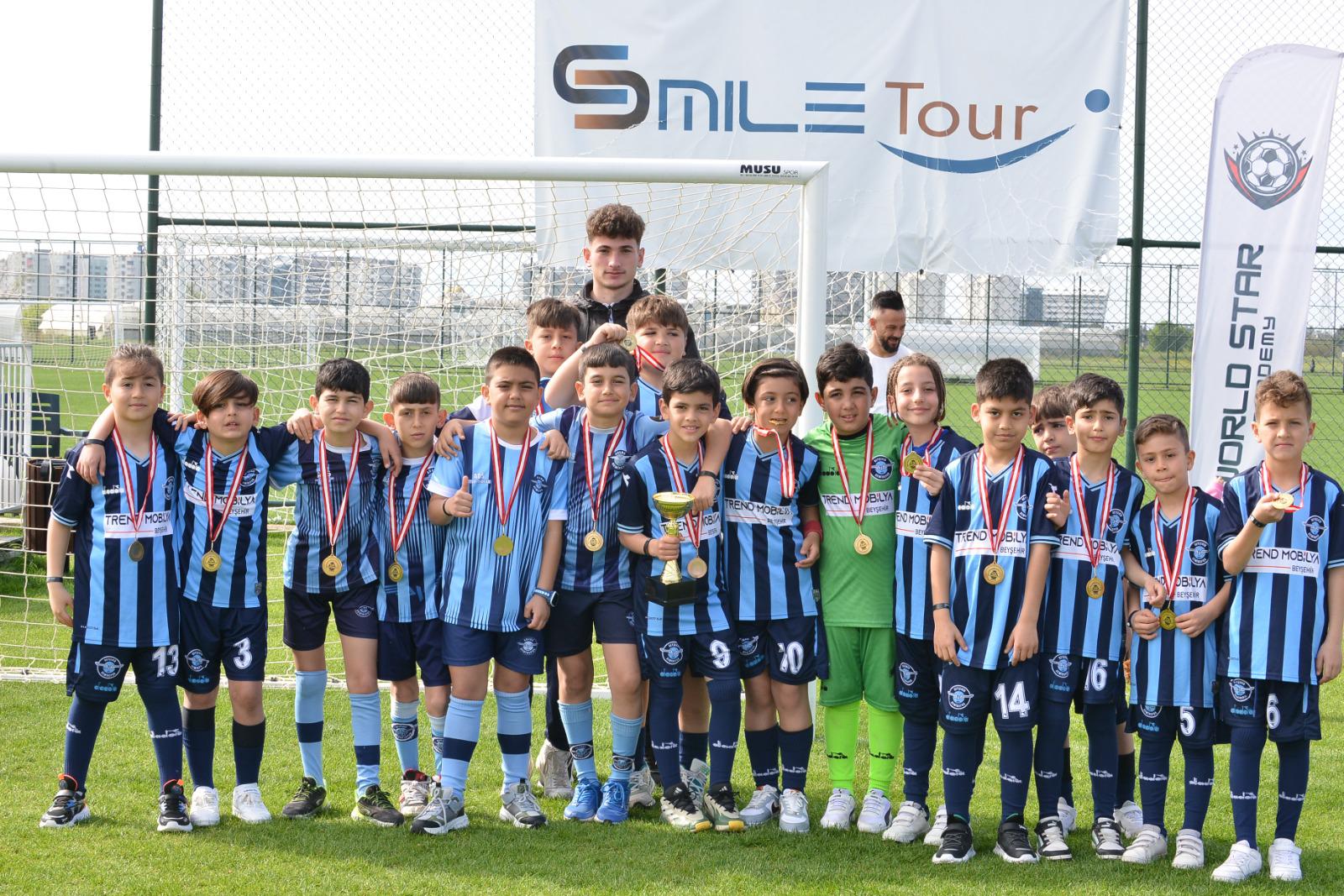 Gençlik Kupası Futbol Turnuvası Şampiyonu Beyşehir Demirspor